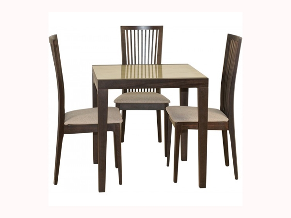 деревянные, деревынный стол и стулья